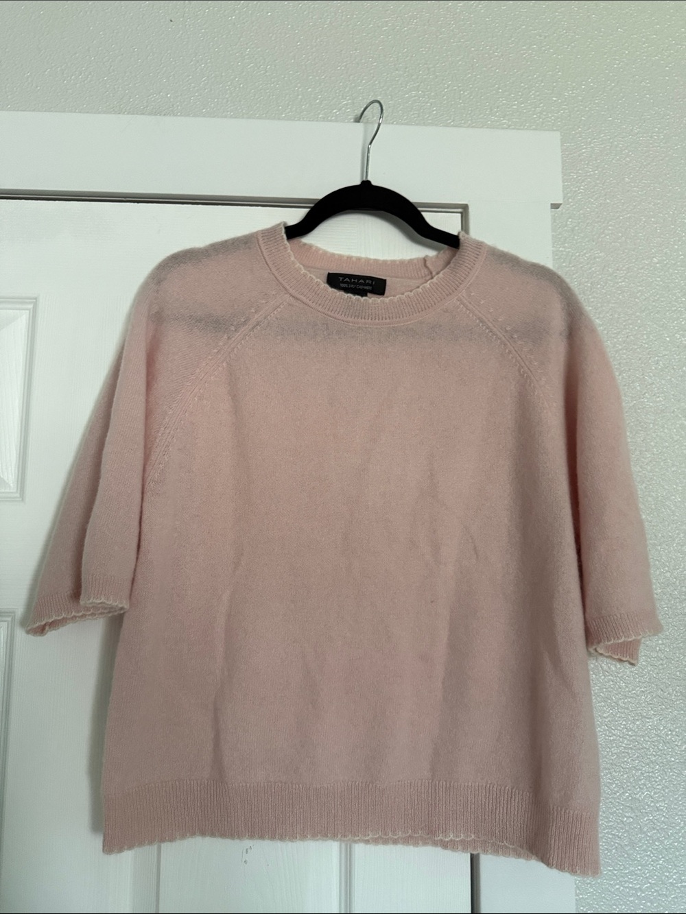 NWOT Tahari Pale Pink Short-Sleeve Crewneck cashmere shirt size M